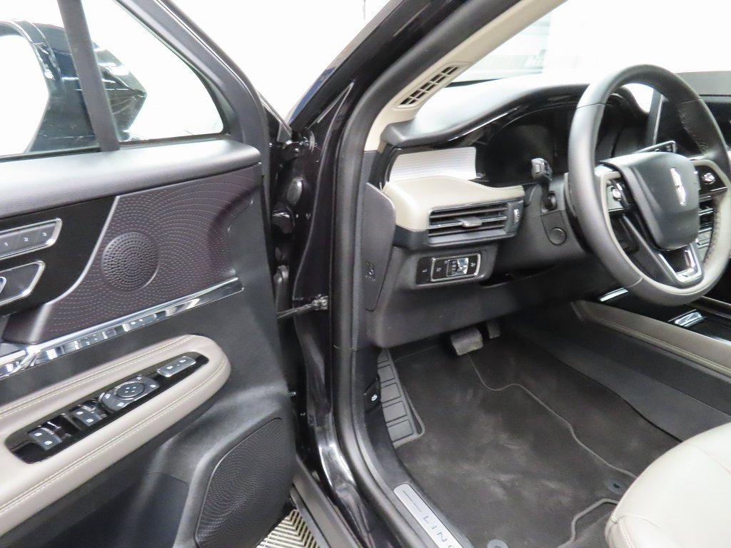 Used 2025 Lincoln Corsair Premiere w/ Jet Appearance Package image 53
