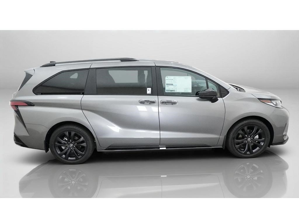 New 2026 Toyota Sienna XSE FWD image 12