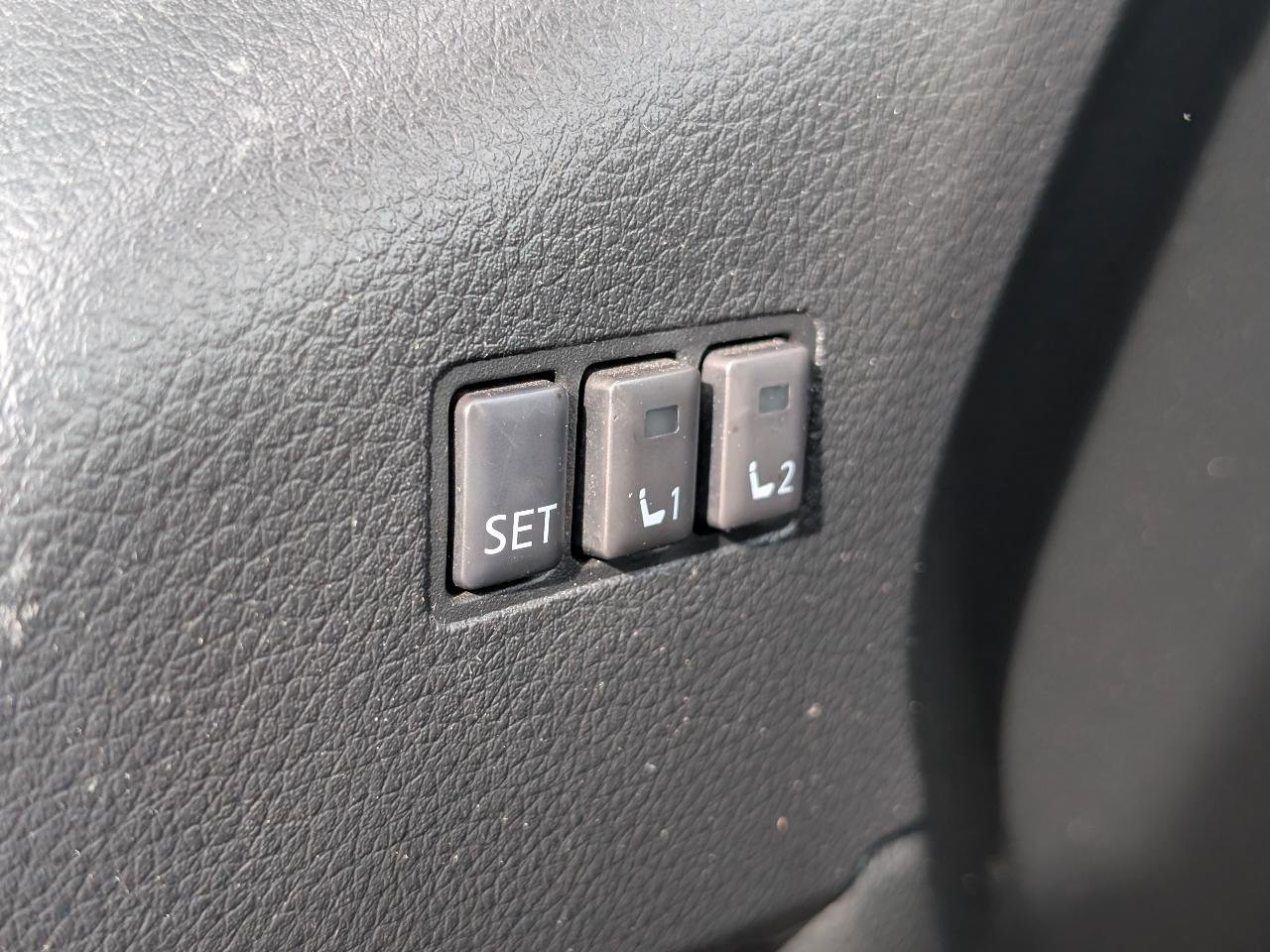 Used 2018 Nissan Rogue SL FWD image 11