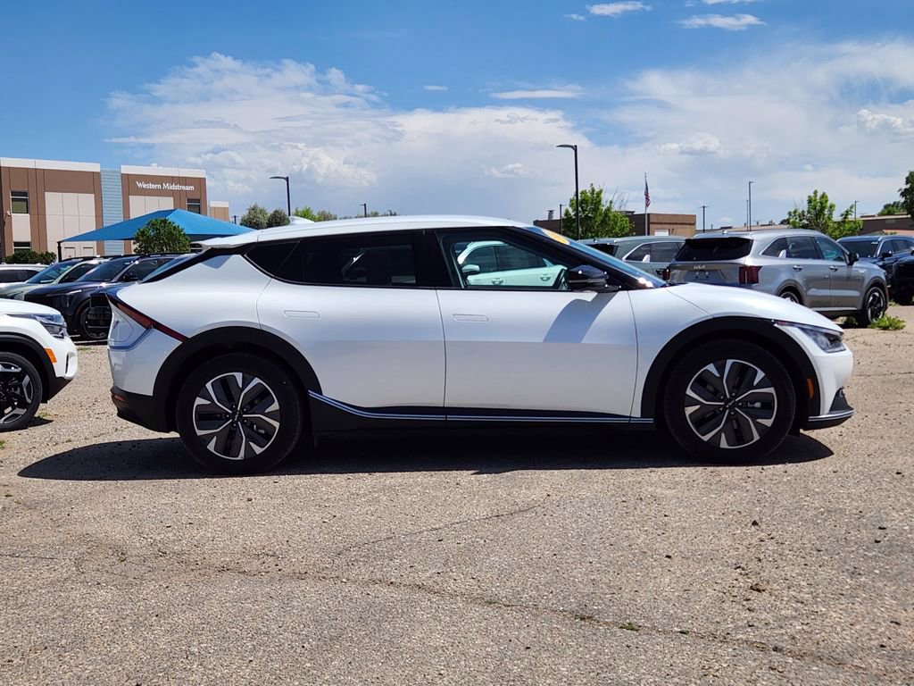 Certified 2024 Kia EV6 Light AWD/4WD image 2
