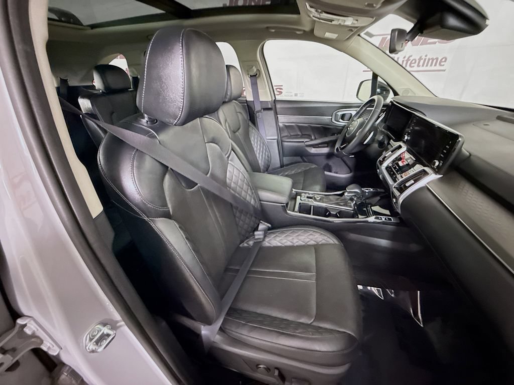Used 2023 Kia Sorento SX AWD/4WD image 34