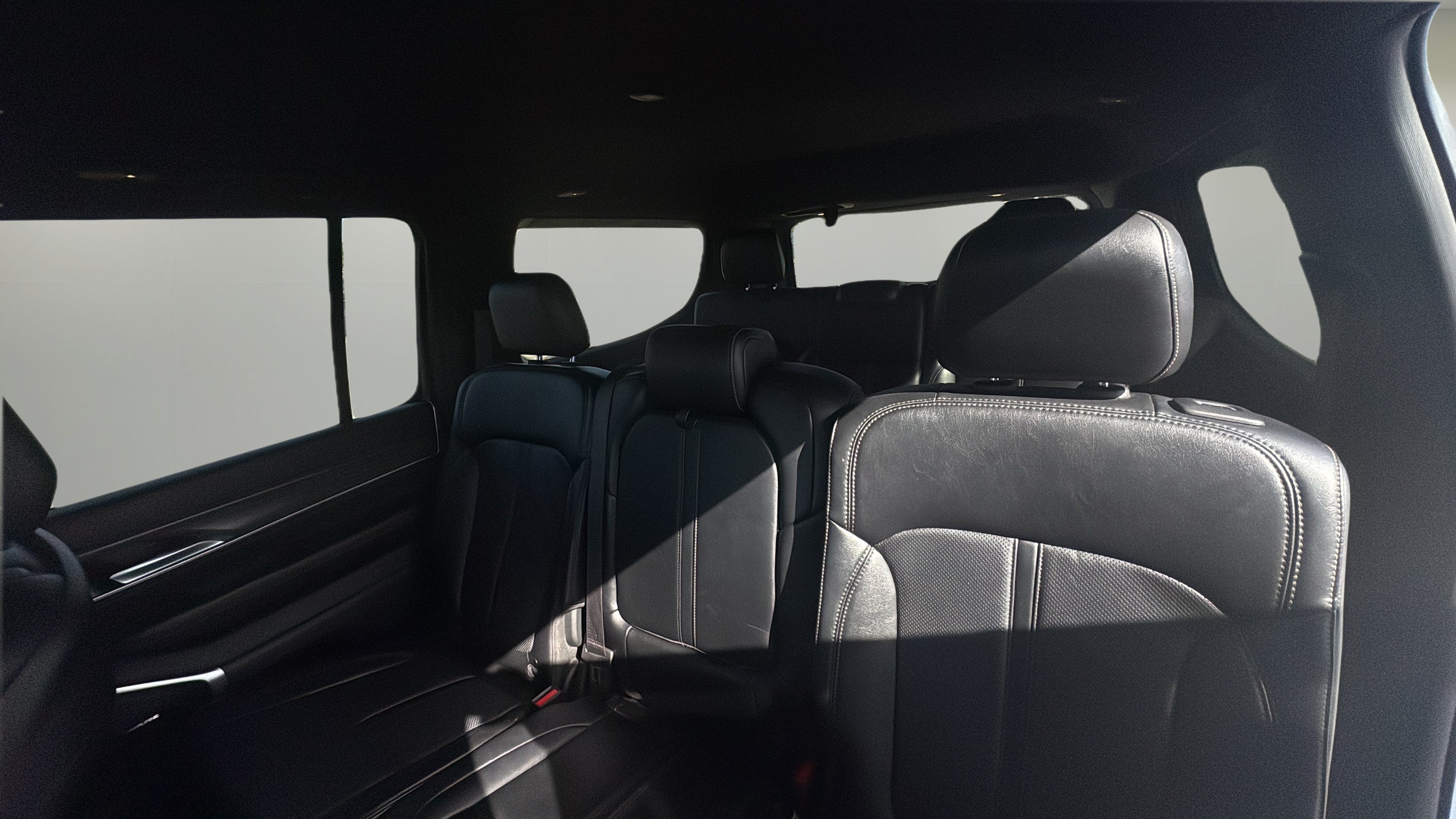 Used 2024 Jeep Wagoneer Series II w/ Flexible Seating Group RWD image 14