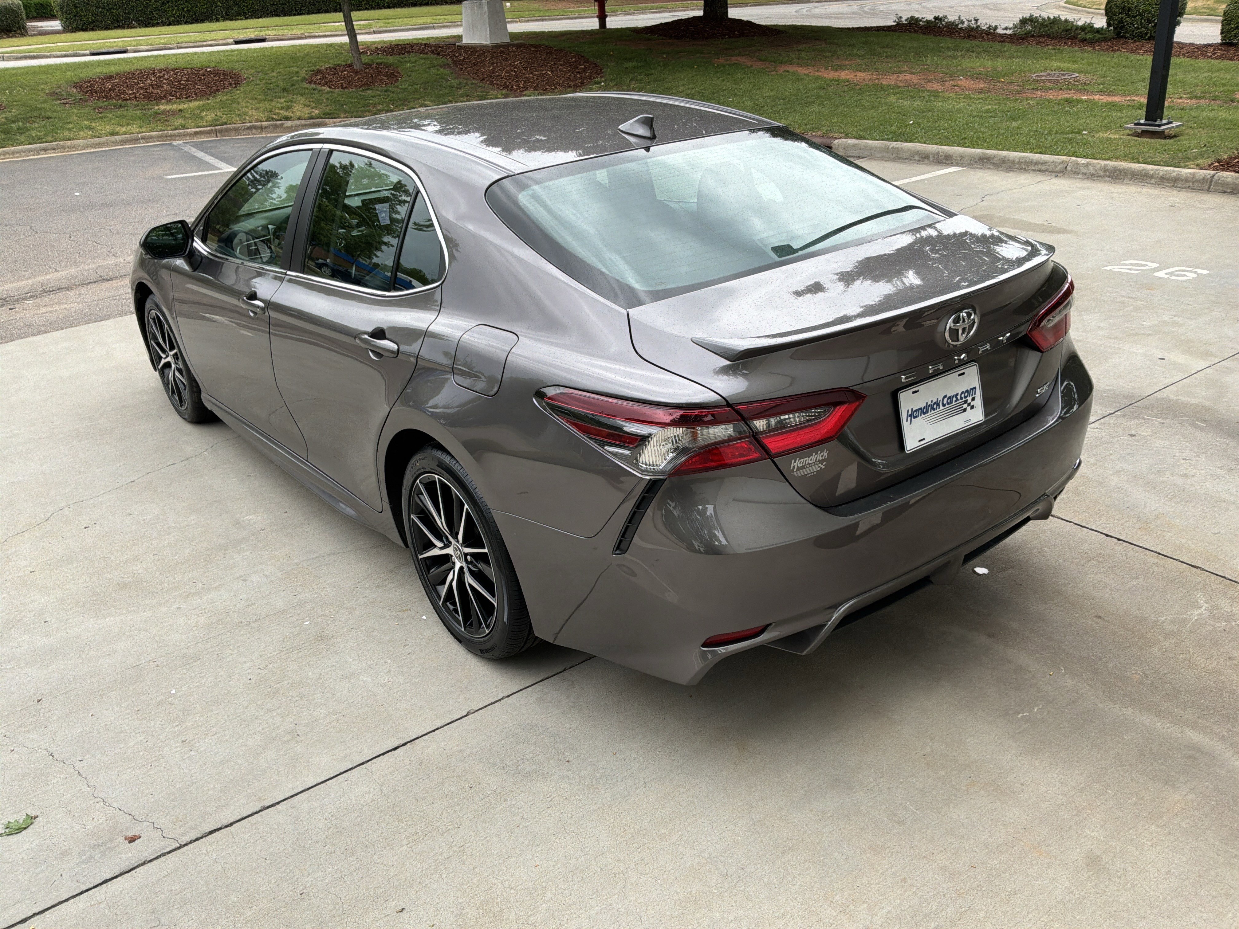 Used 2024 Toyota Camry SE FWD image 8