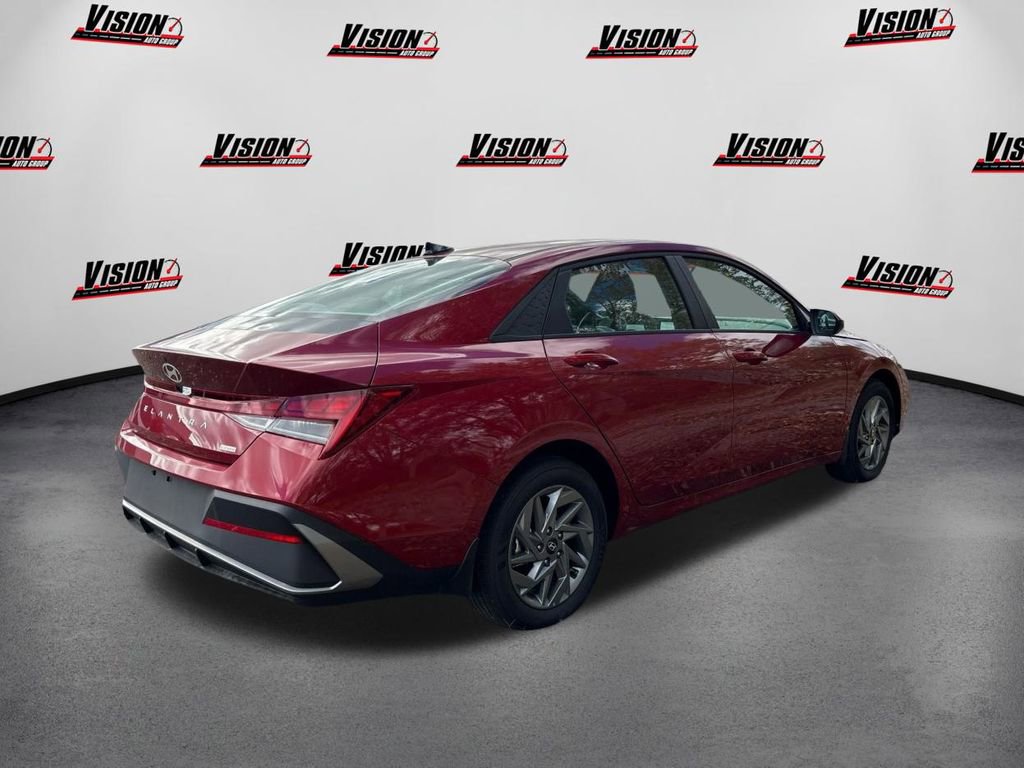 New 2025 Hyundai Elantra Blue image 5