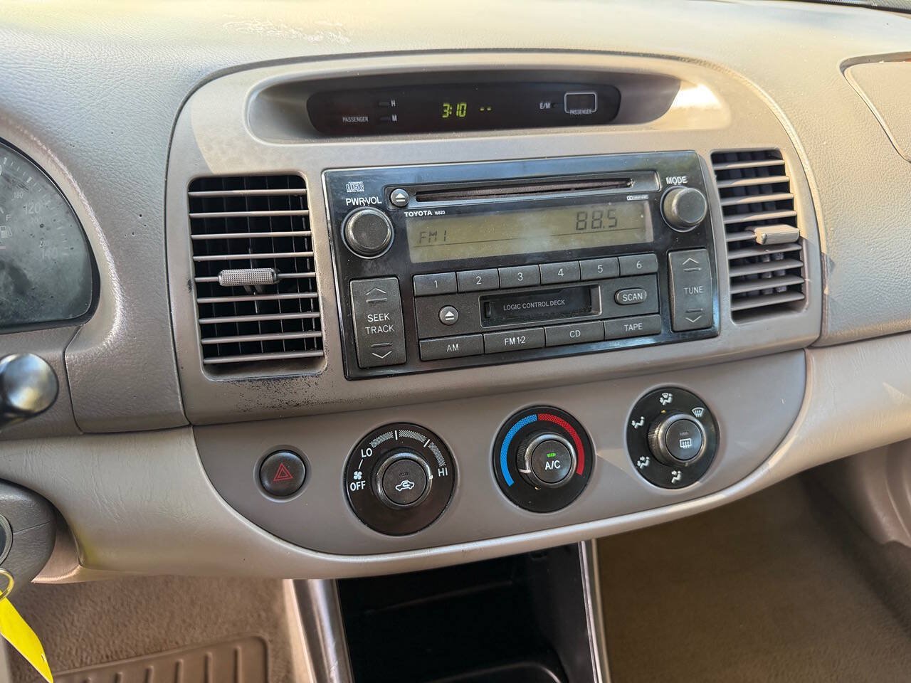 Used 2004 Toyota Camry LE FWD image 14