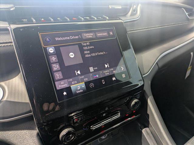 New 2025 Jeep Grand Cherokee L Laredo w/ Luxury Tech Group I image 4