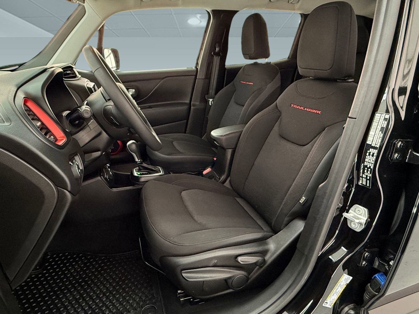 Used 2023 Jeep Renegade Trailhawk image 5