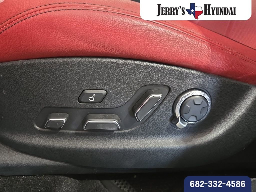 Used 2023 Genesis GV70 2.5T w/ Sport Prestige Package image 8