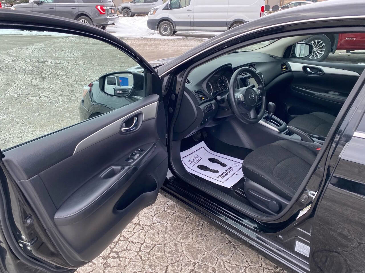 Used 2019 Nissan Sentra S image 9