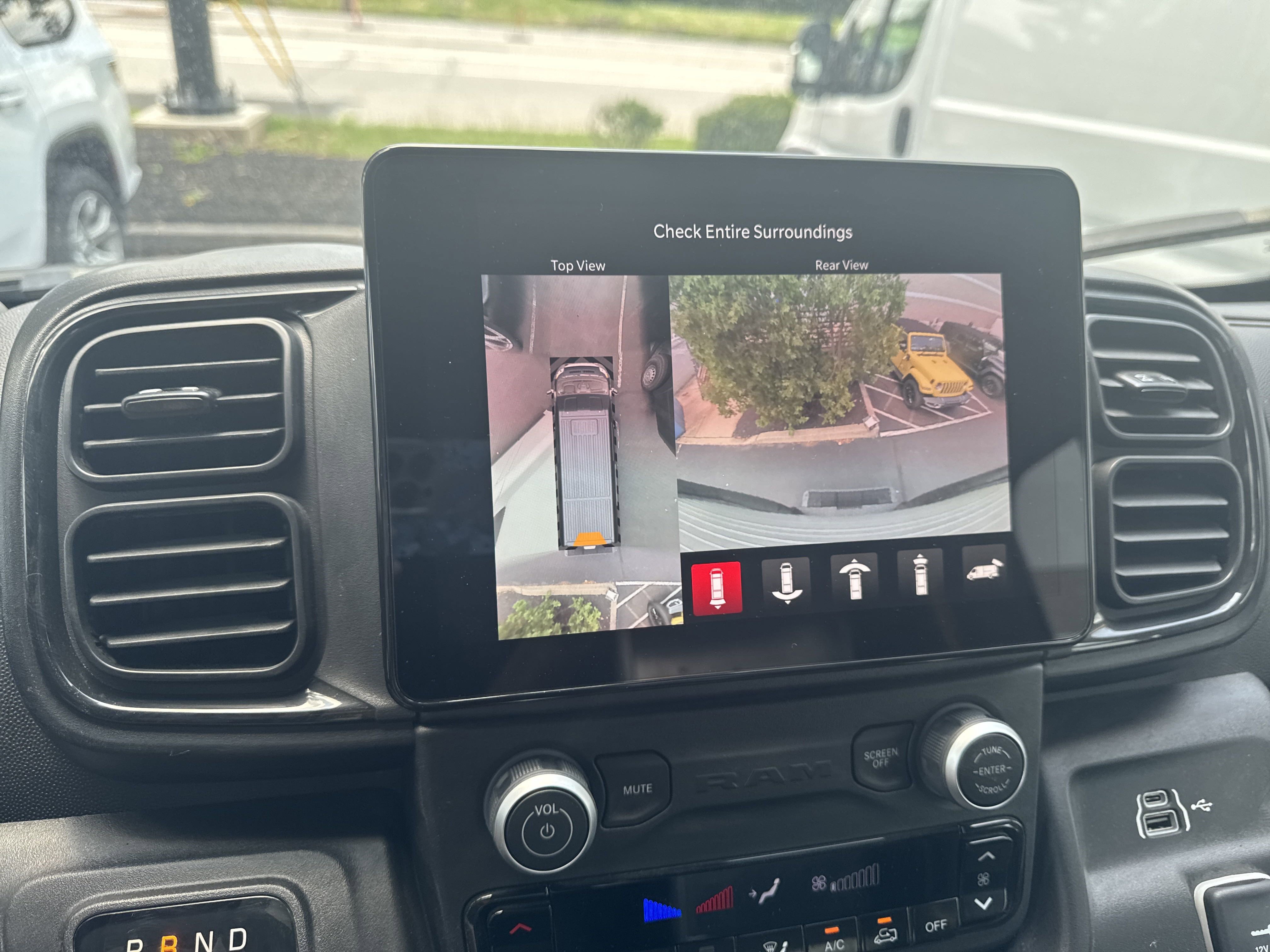 Used 2024 RAM ProMaster 3500 w/ Delivery Van Package image 31