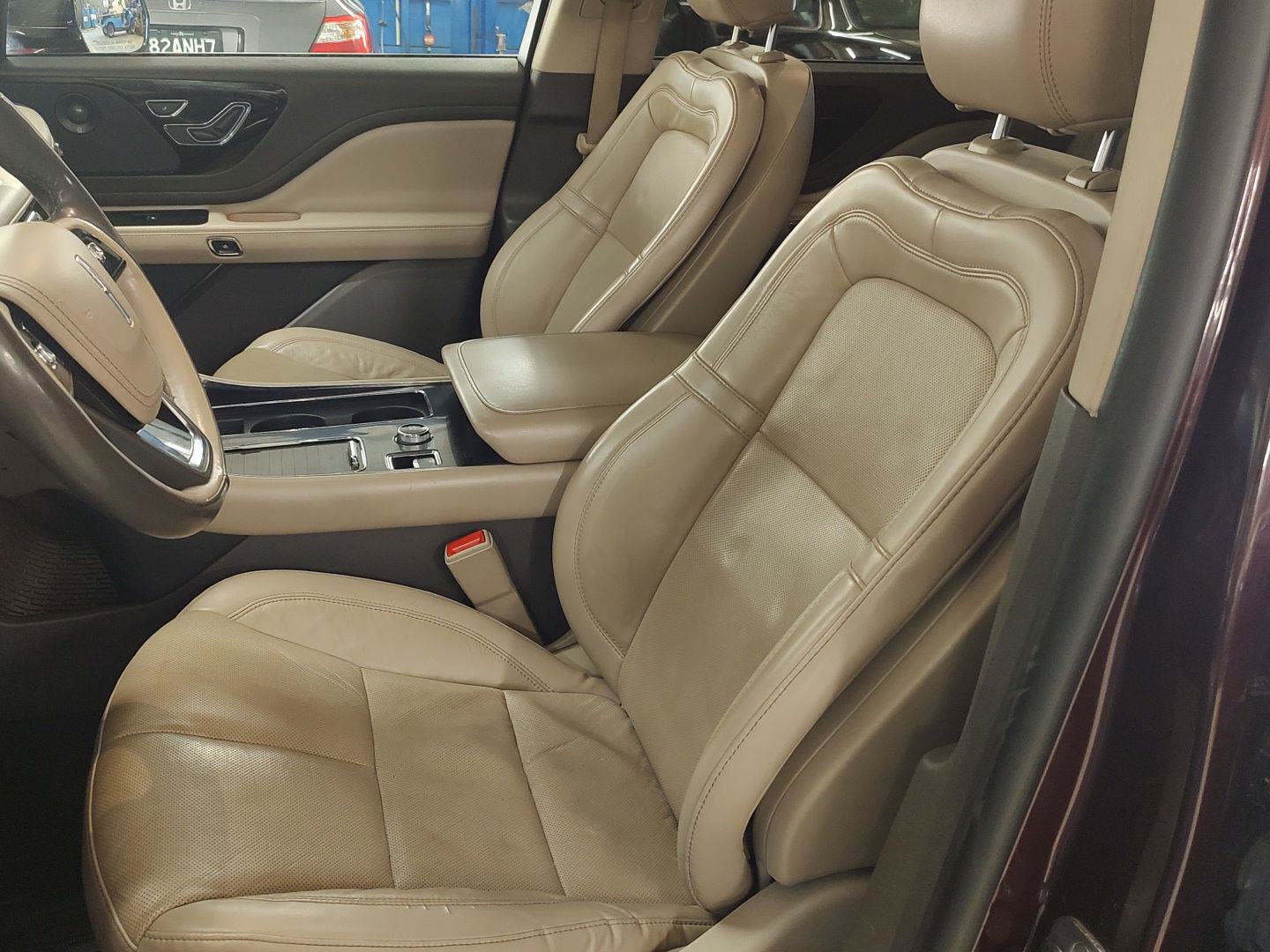 Used 2021 Lincoln Aviator Reserve w/ Elements Package Plus AWD/4WD image 2