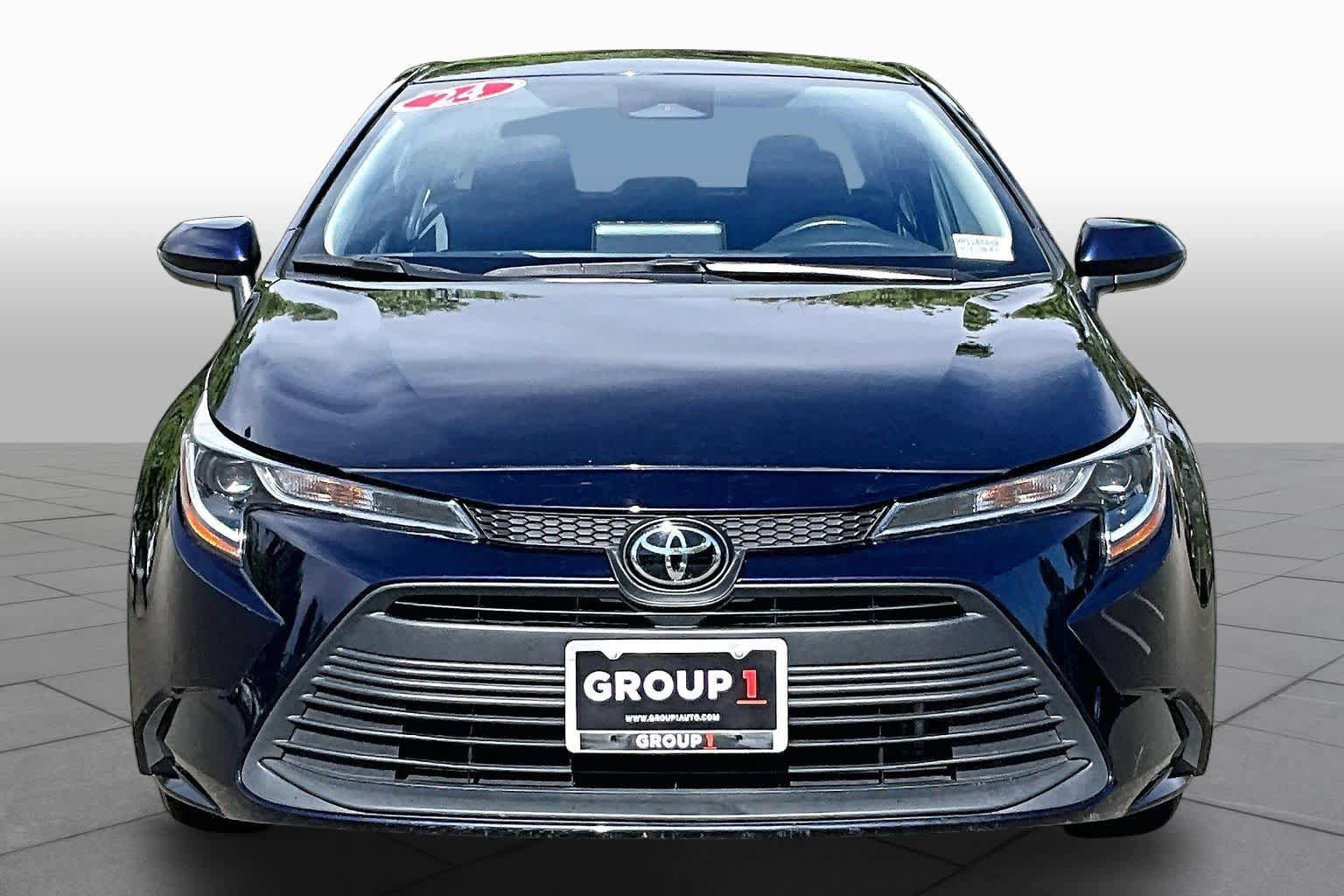 Used 2024 Toyota Corolla LE FWD image 3