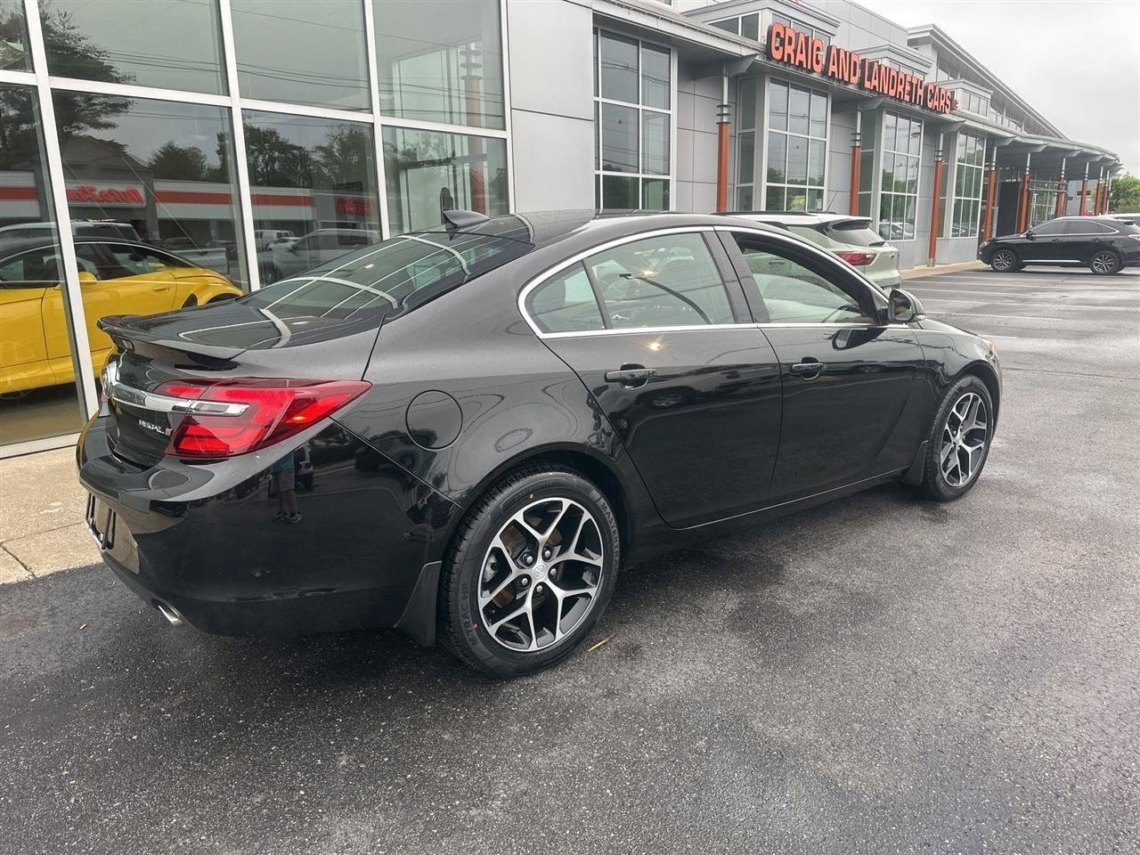 Used 2017 Buick Regal Sport Touring FWD video 3