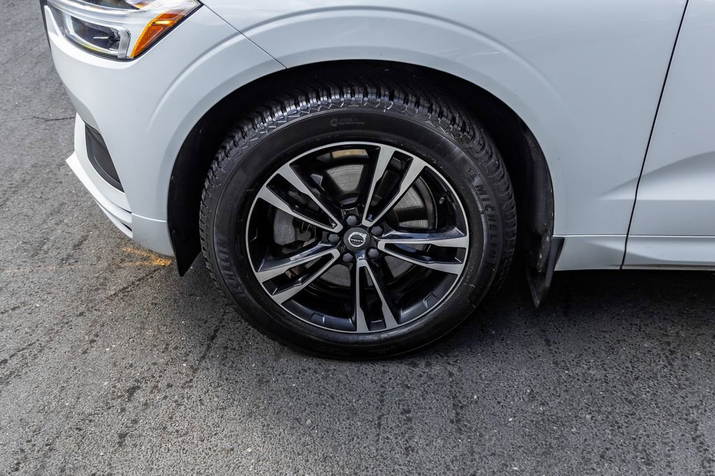 Used 2020 Volvo XC60 T6 Momentum AWD/4WD image 12
