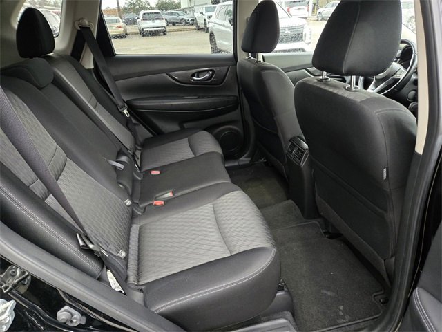 Used 2020 Nissan Rogue SV image 17