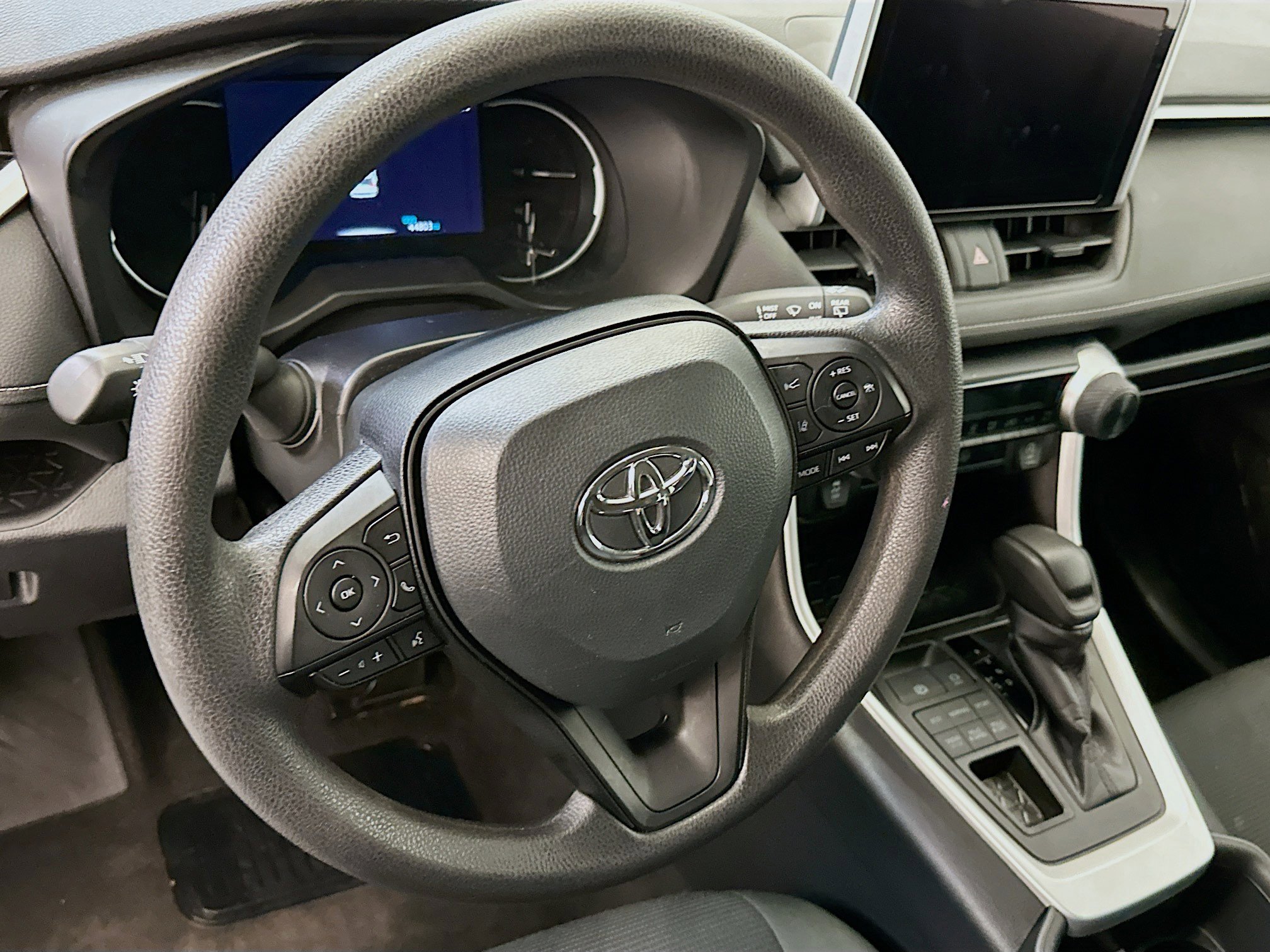 Used 2024 Toyota RAV4 LE image 18