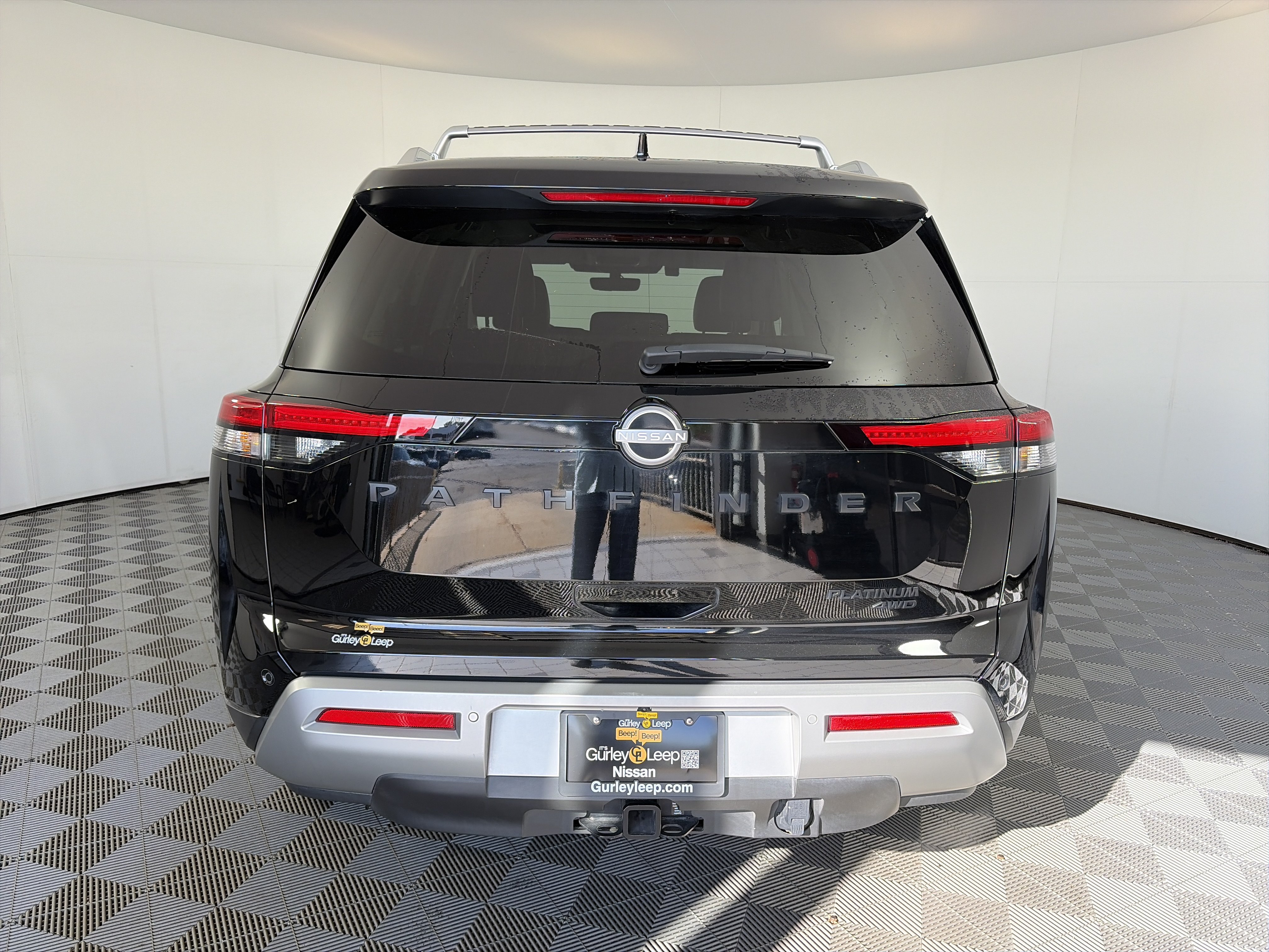 Certified 2025 Nissan Pathfinder Platinum w/ Lighting Package (N93) AWD/4WD image 8