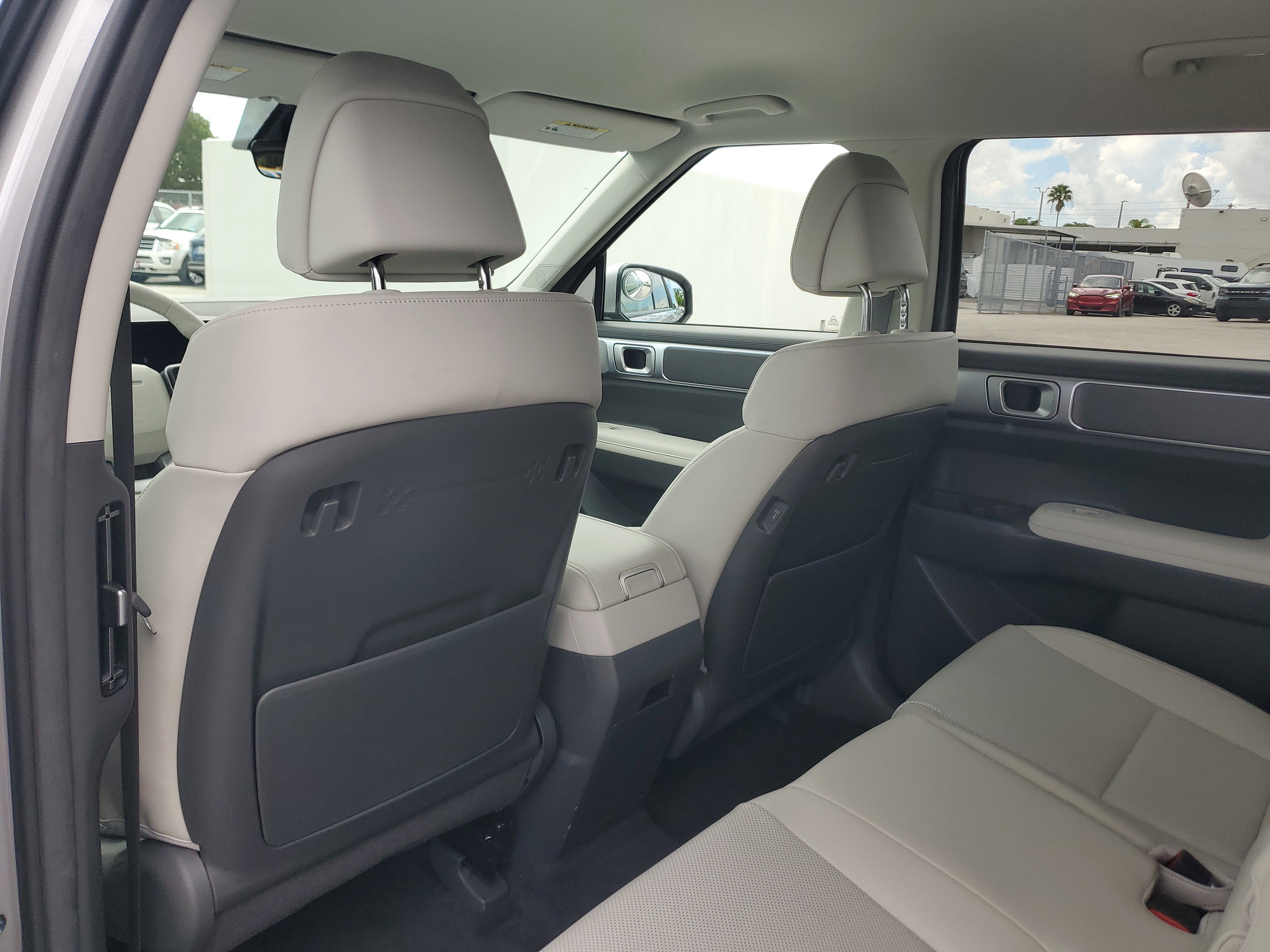 Used 2025 Hyundai Santa Fe SEL image 14