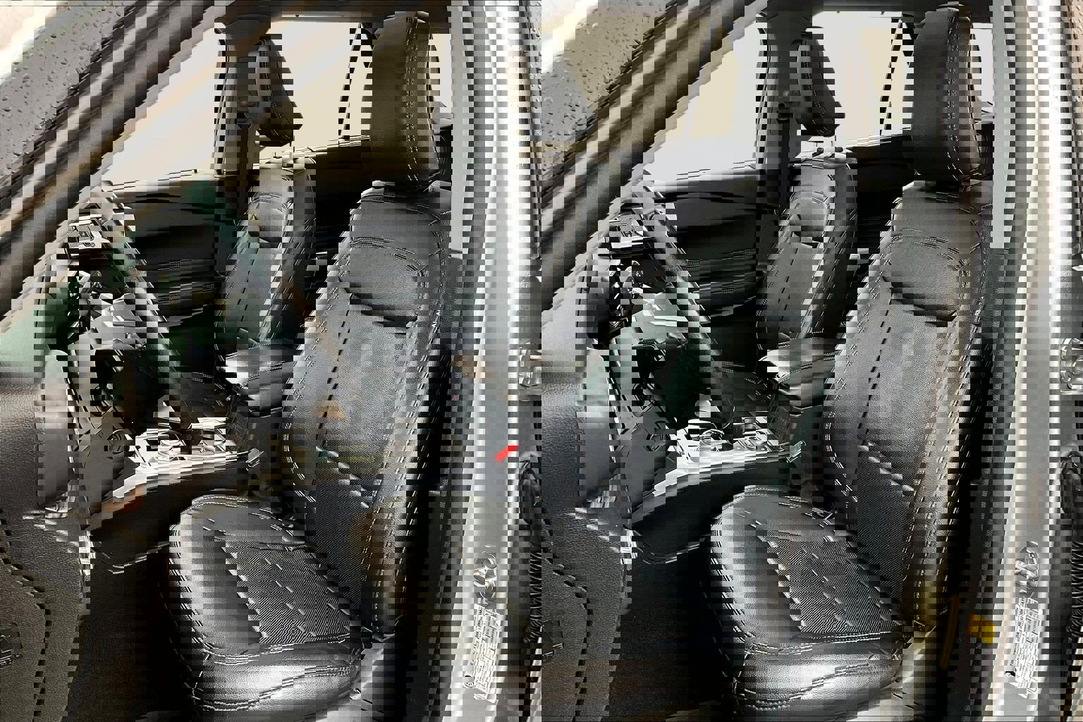 Used 2021 Ford Explorer Limited w/ Equipment Group 301A image 21