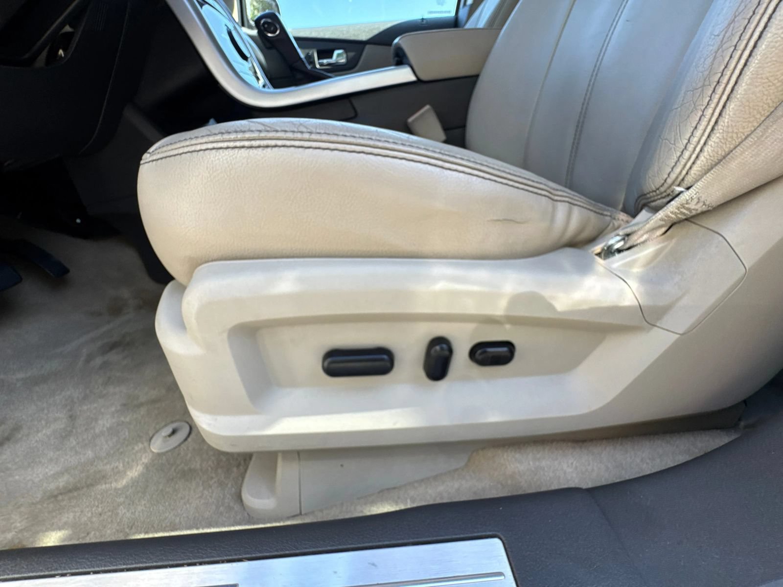 Used 2011 Ford Edge Limited w/ Driver Entry Pkg FWD image 71