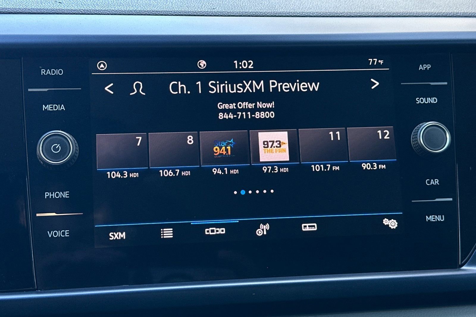 Used 2023 Volkswagen Taos SE w/ Black Wheel Package FWD image 18