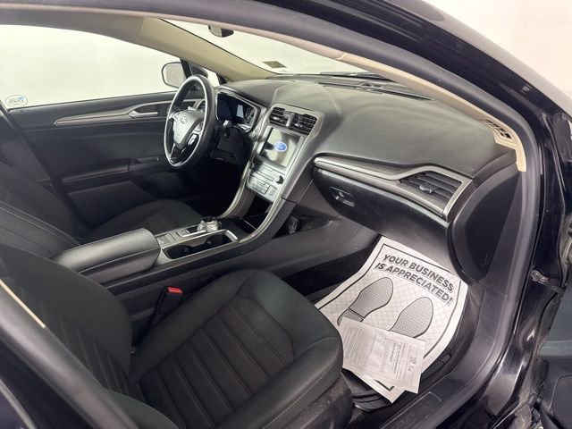 Used 2019 Ford Fusion SE image 16