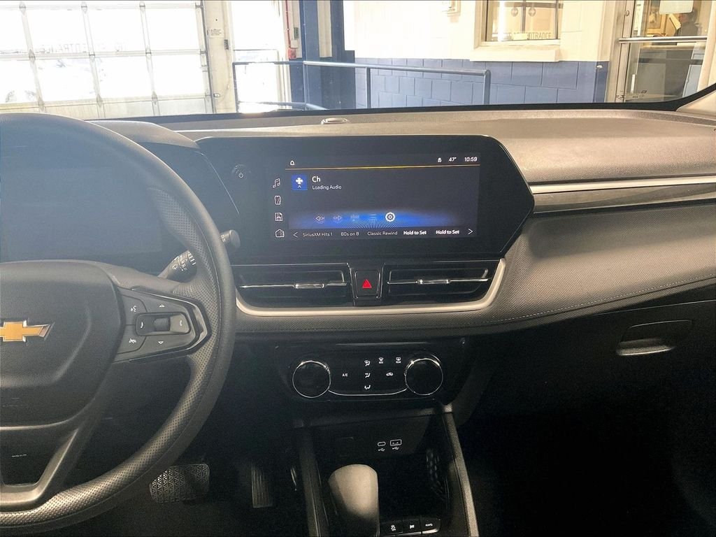 Used 2025 Chevrolet TrailBlazer LT AWD/4WD image 18