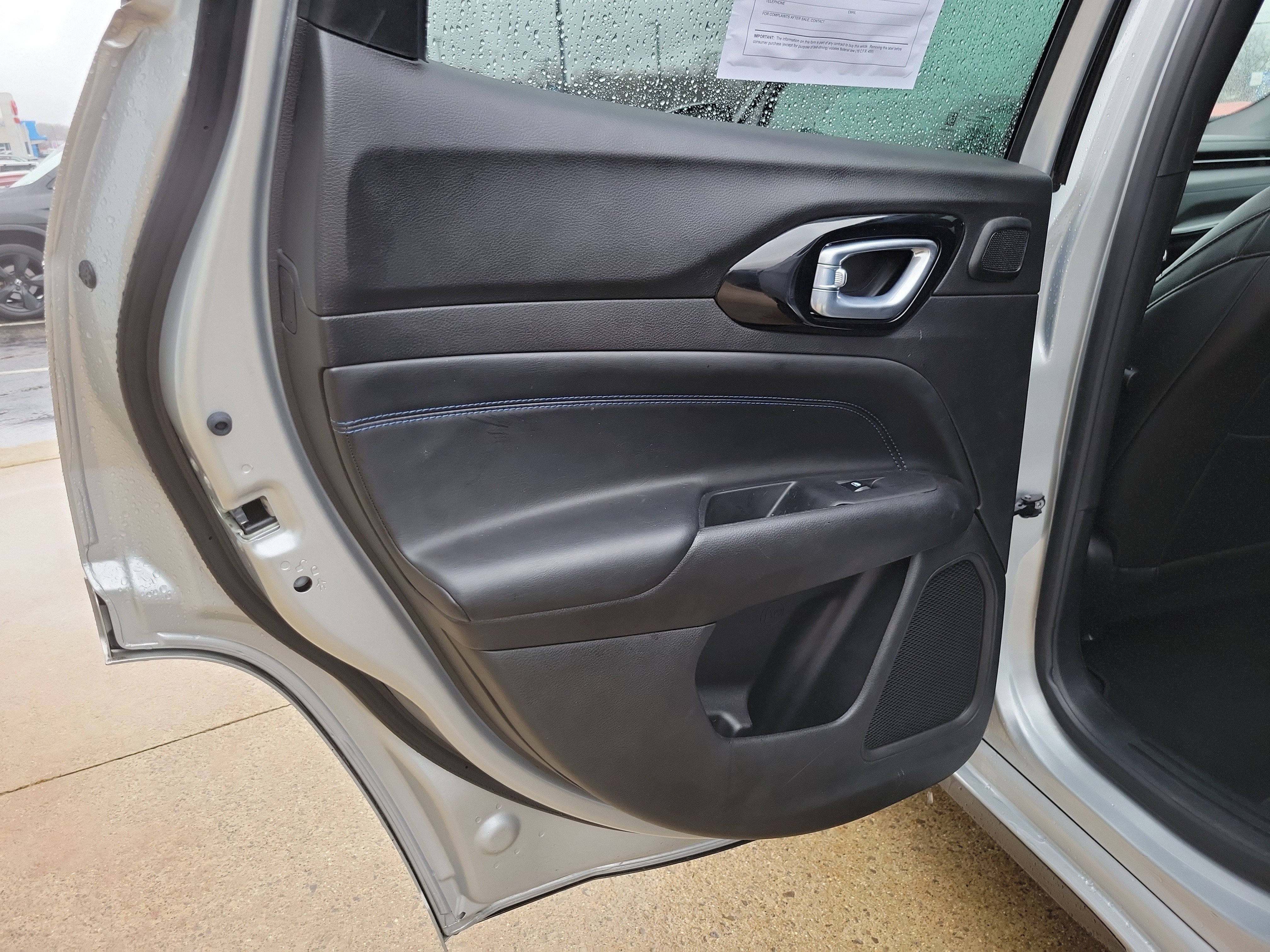 Used 2025 Jeep Compass Limited w/ High Altitude Package image 16