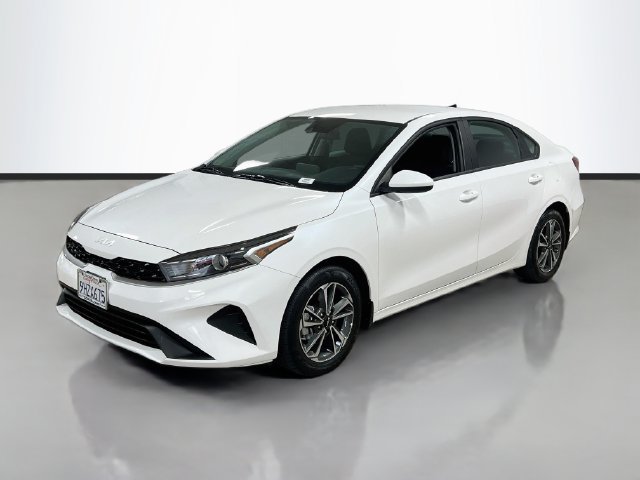 Certified 2023 Kia Forte LXS FWD image 3