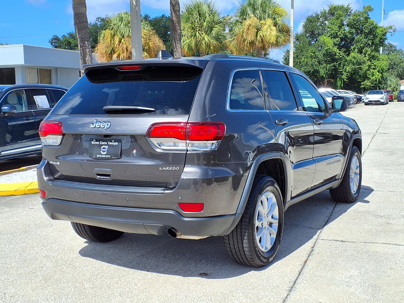 Used 2021 Jeep Grand Cherokee Laredo AWD/4WD image 7