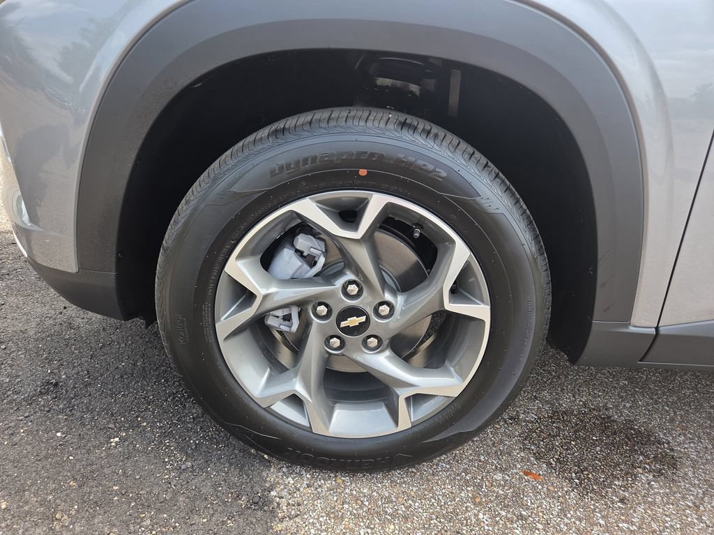 New 2026 Chevrolet Trax LT w/ Driver Confidence Package FWD image 25