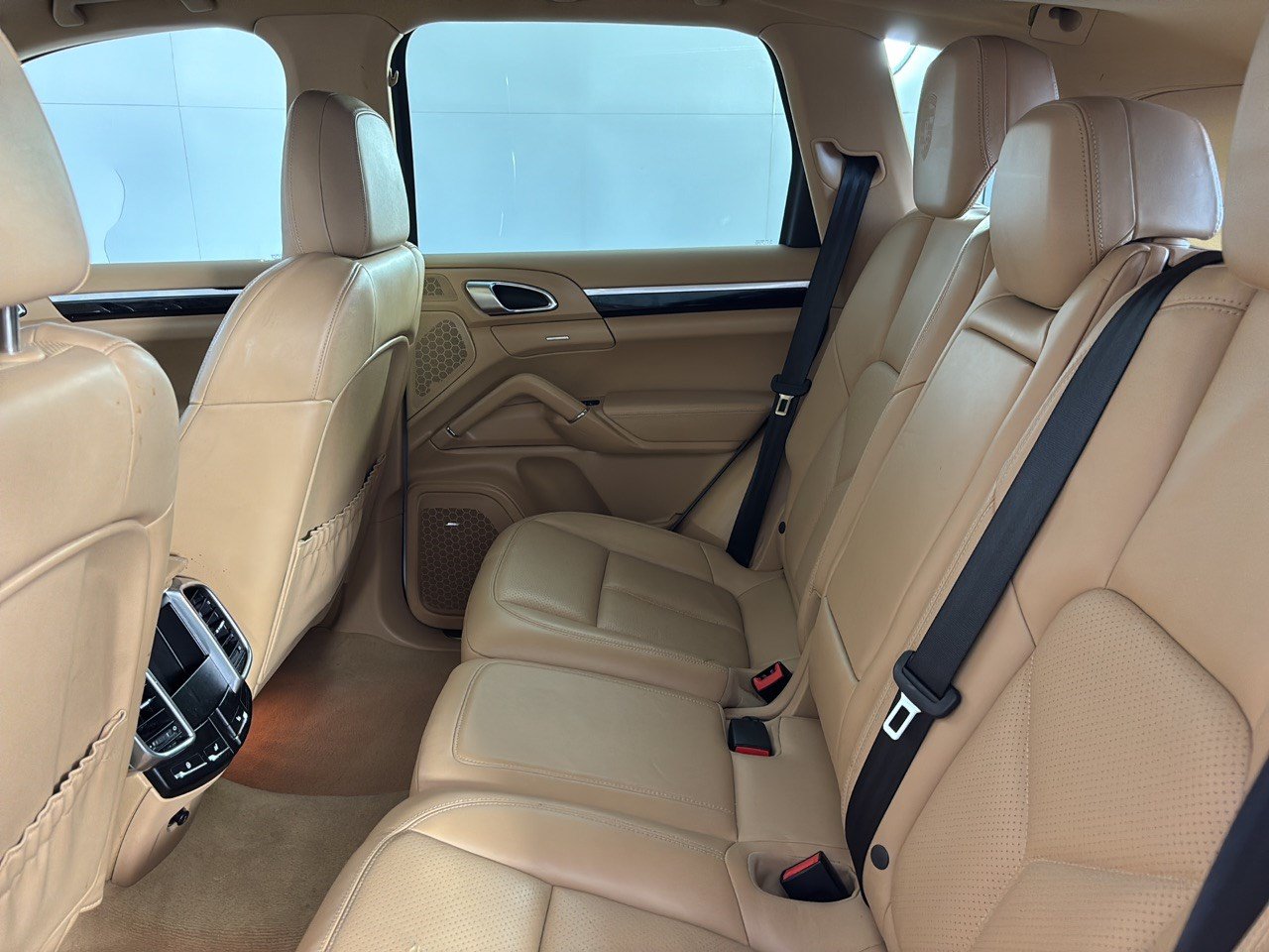 Used 2014 Porsche Cayenne Platinum Edition AWD/4WD image 25