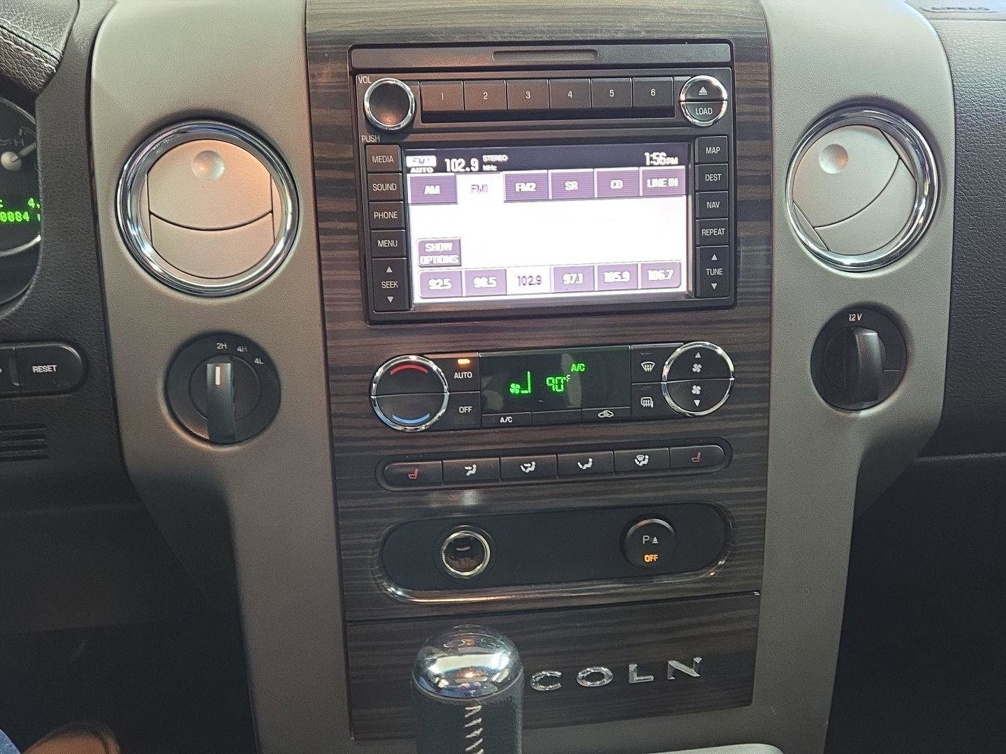 Used 2008 Lincoln Mark LT 4x4 image 10