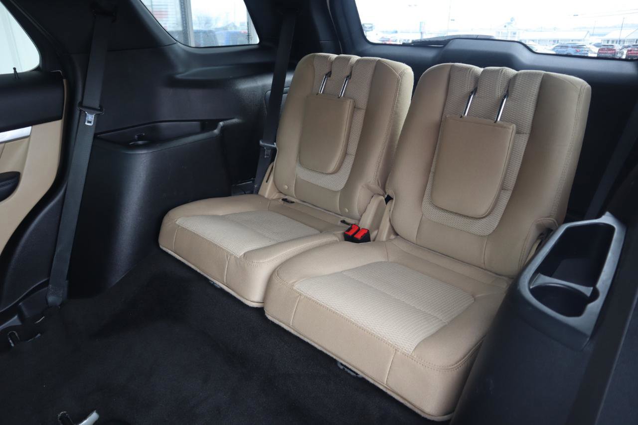 Used 2017 Ford Explorer XLT image 45