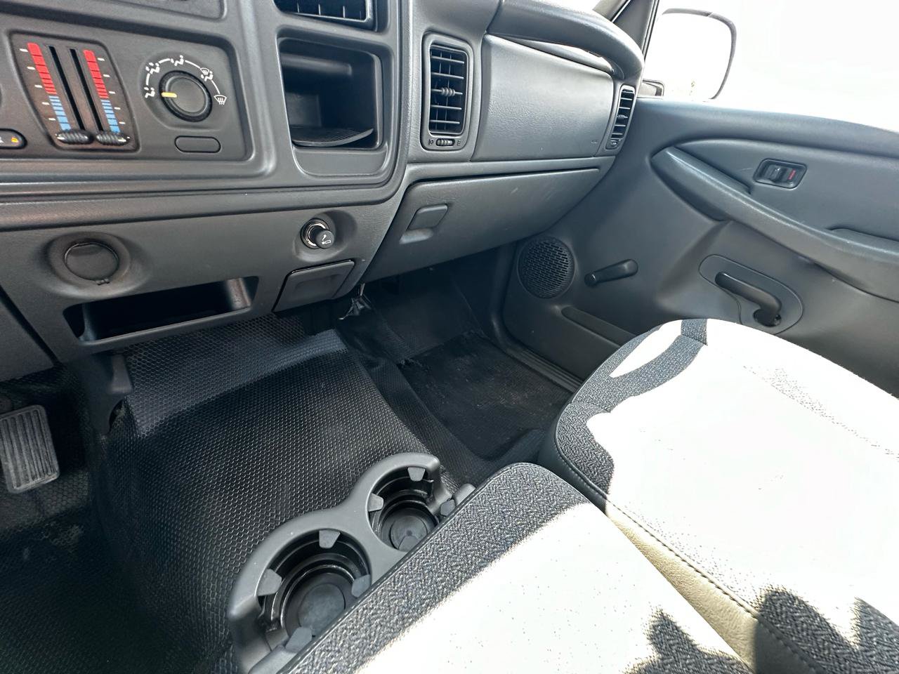 Used 2005 Chevrolet Silverado 1500 W/T RWD image 49