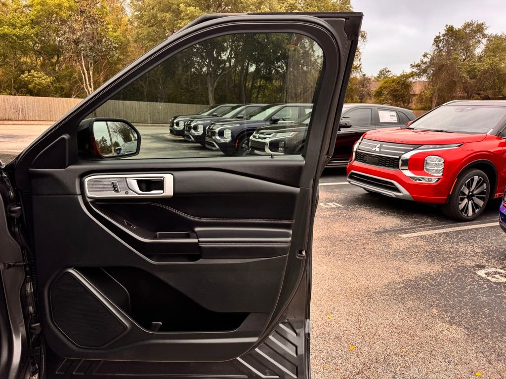 Used 2020 Ford Explorer Limited w/ Class III Trailer Tow Package image 33