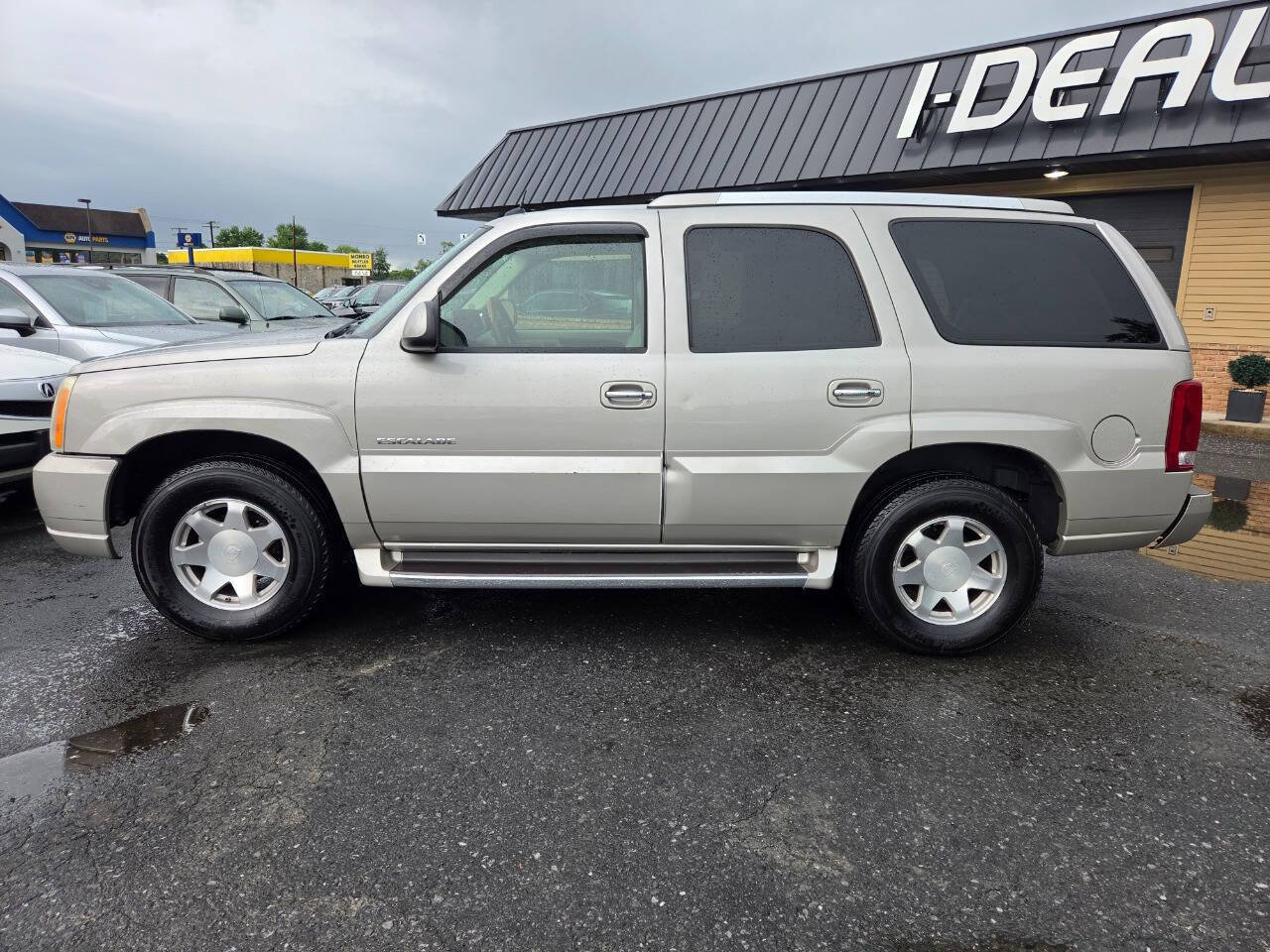 Used 2004 Cadillac Escalade AWD image 8