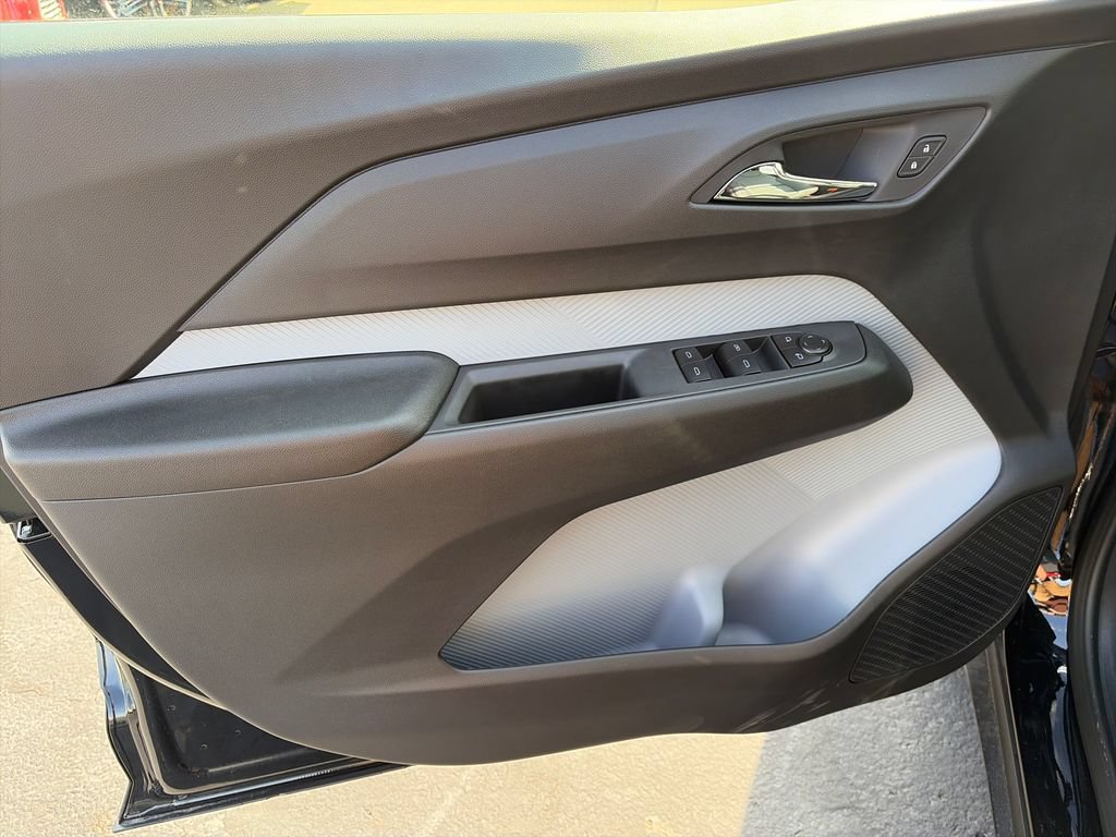 New 2027 Chevrolet Bolt RS w/ Technology Package FWD image 16