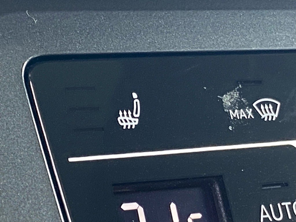 Used 2022 Volkswagen Tiguan SE R-Line image 17