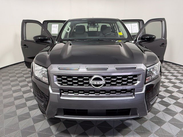 Used 2025 Nissan Frontier SV RWD image 2