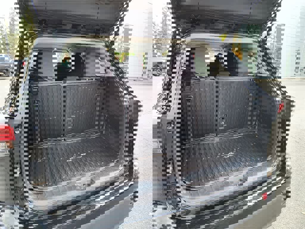 Used 2022 Toyota Highlander LE image 23