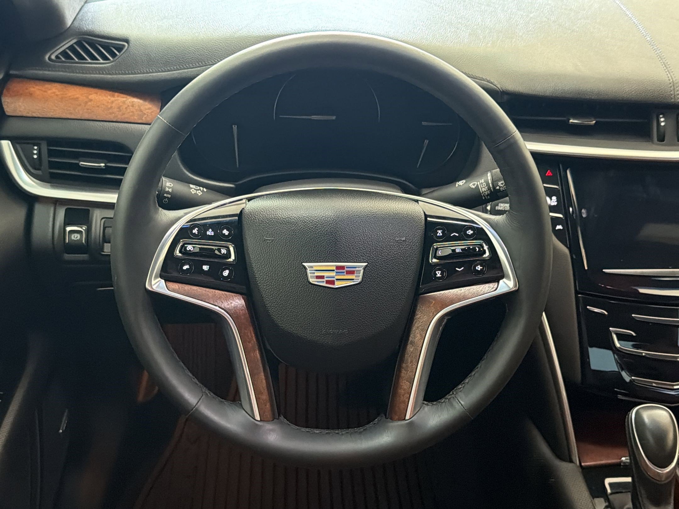 Used 2018 Cadillac XTS Luxury w/ Driver Awareness Package FWD image 16