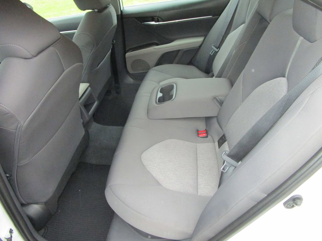 Used 2022 Toyota Camry LE image 15