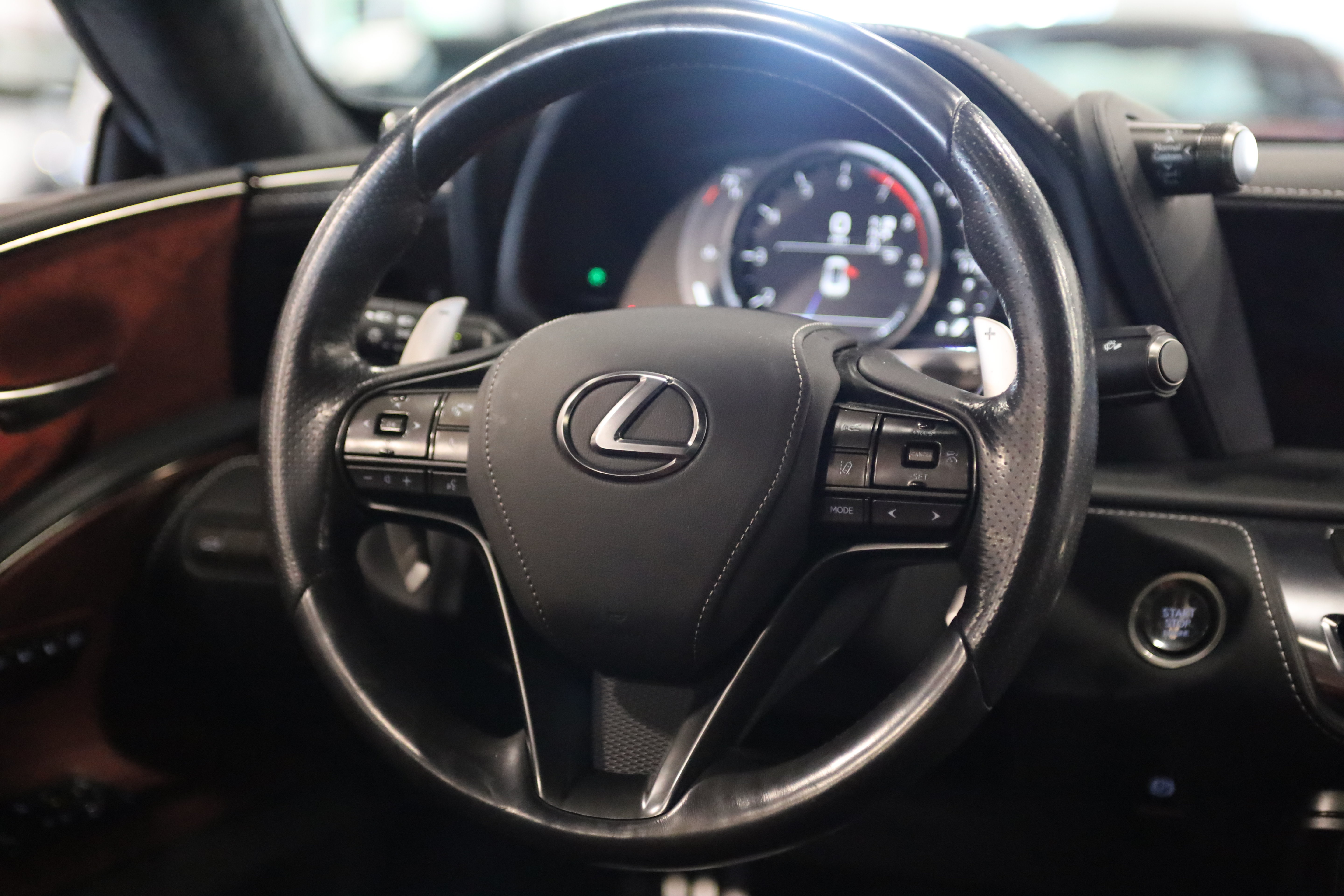 Used 2018 Lexus LC 500 Coupe w/ Touring Package RWD image 28