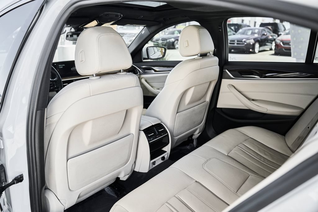 Used 2018 BMW 540i w/ Premium Package RWD image 20