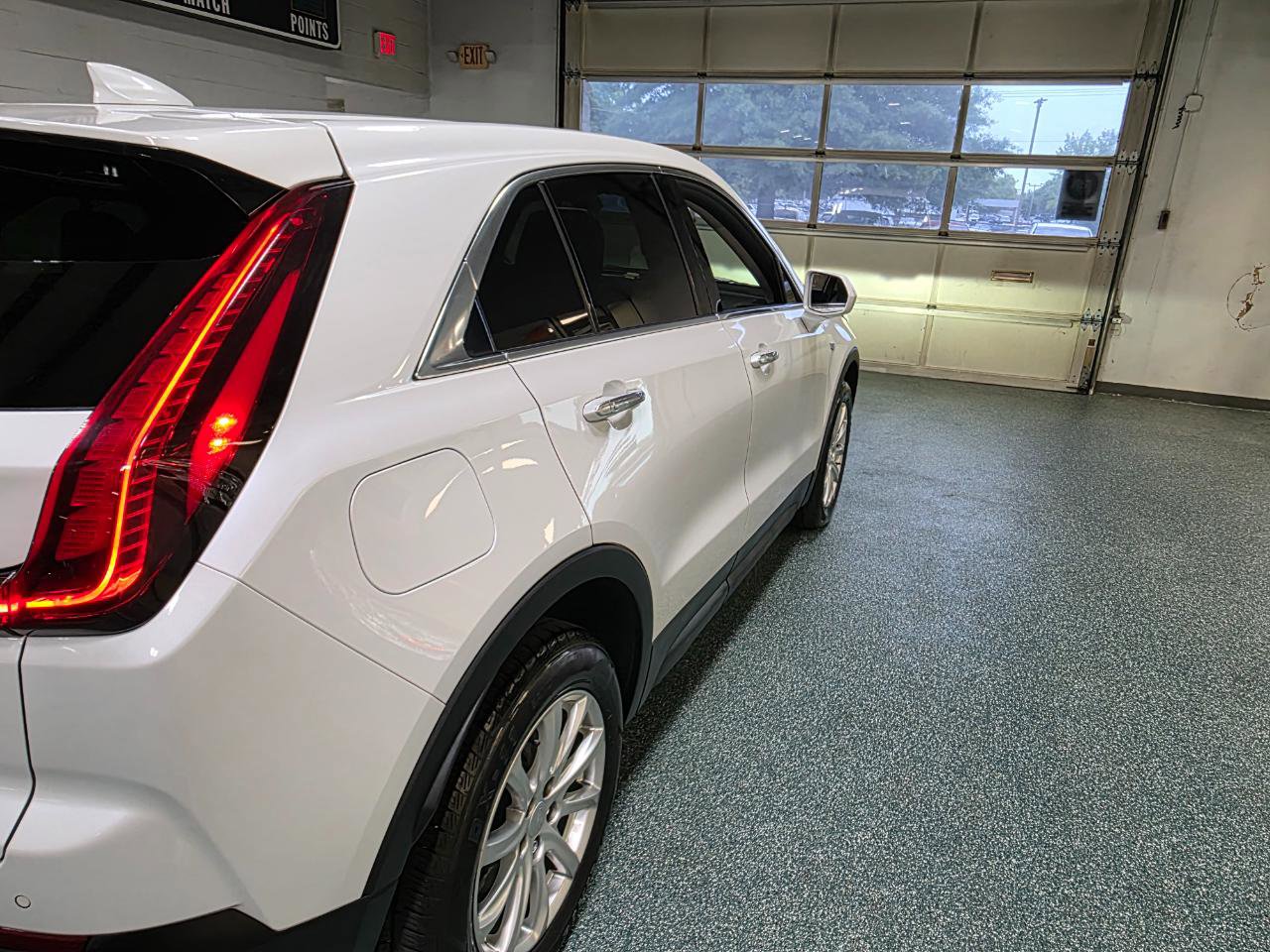 Used 2019 Cadillac XT4 Luxury w/ Cold Weather Package AWD/4WD image 7
