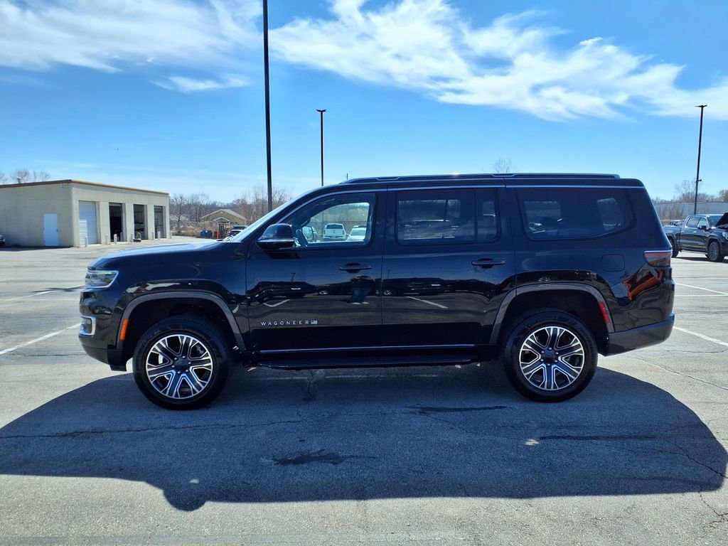 Used 2022 Jeep Wagoneer Series III w/ Rear Seat Video Group 1 image 4