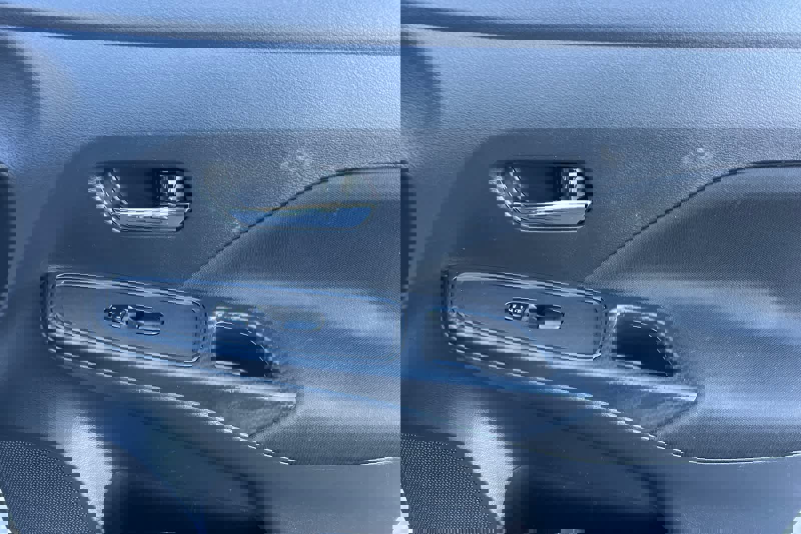 Used 2021 Nissan Versa SV image 17