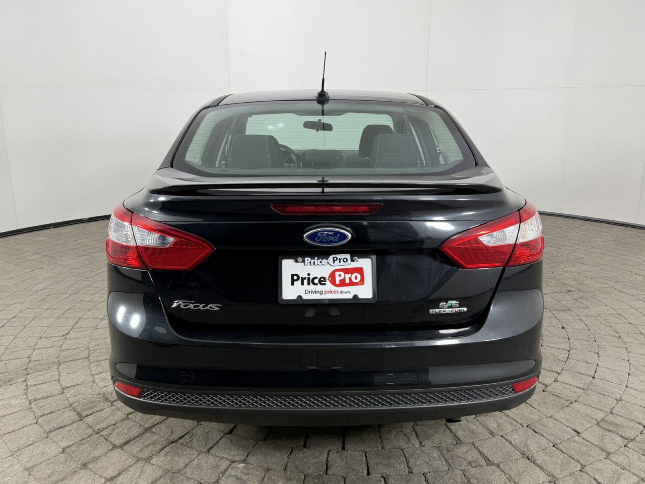 Used 2013 Ford Focus SE w/ SE Winter Pkg image 7