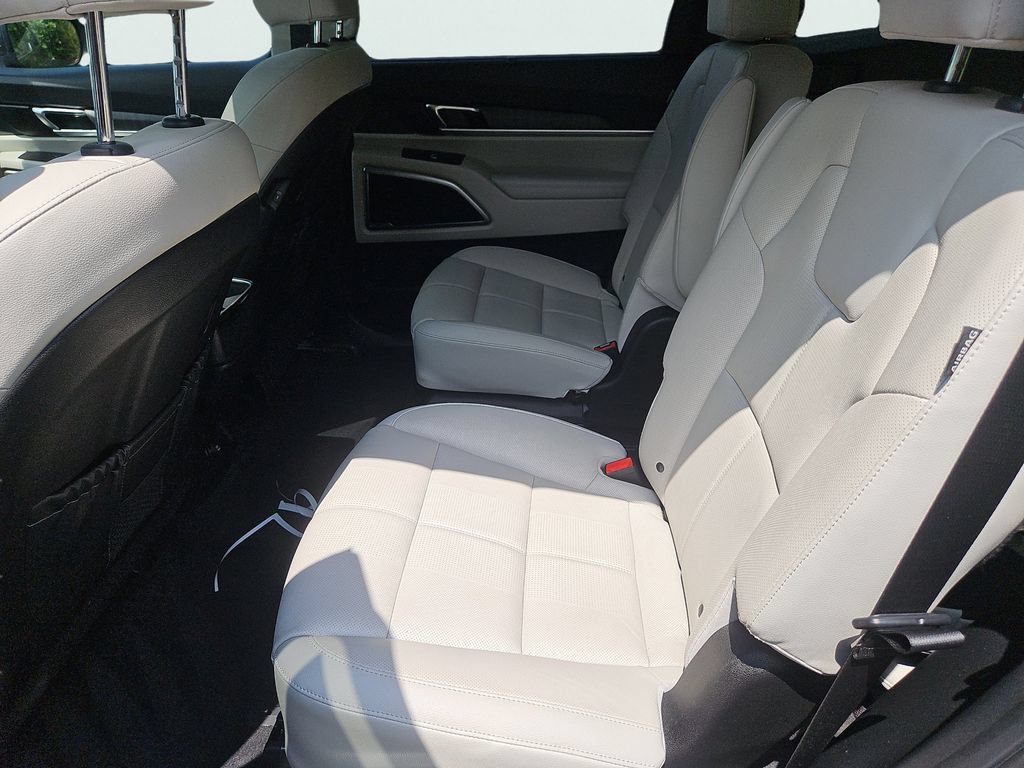 Certified 2023 Kia Telluride AWD image 32